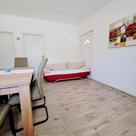 Apartmani Postonjski Привлака Экстерьер фото