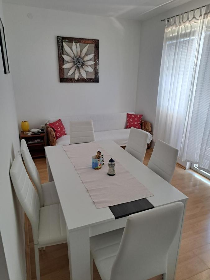 Apartmani Postonjski Привлака Экстерьер фото