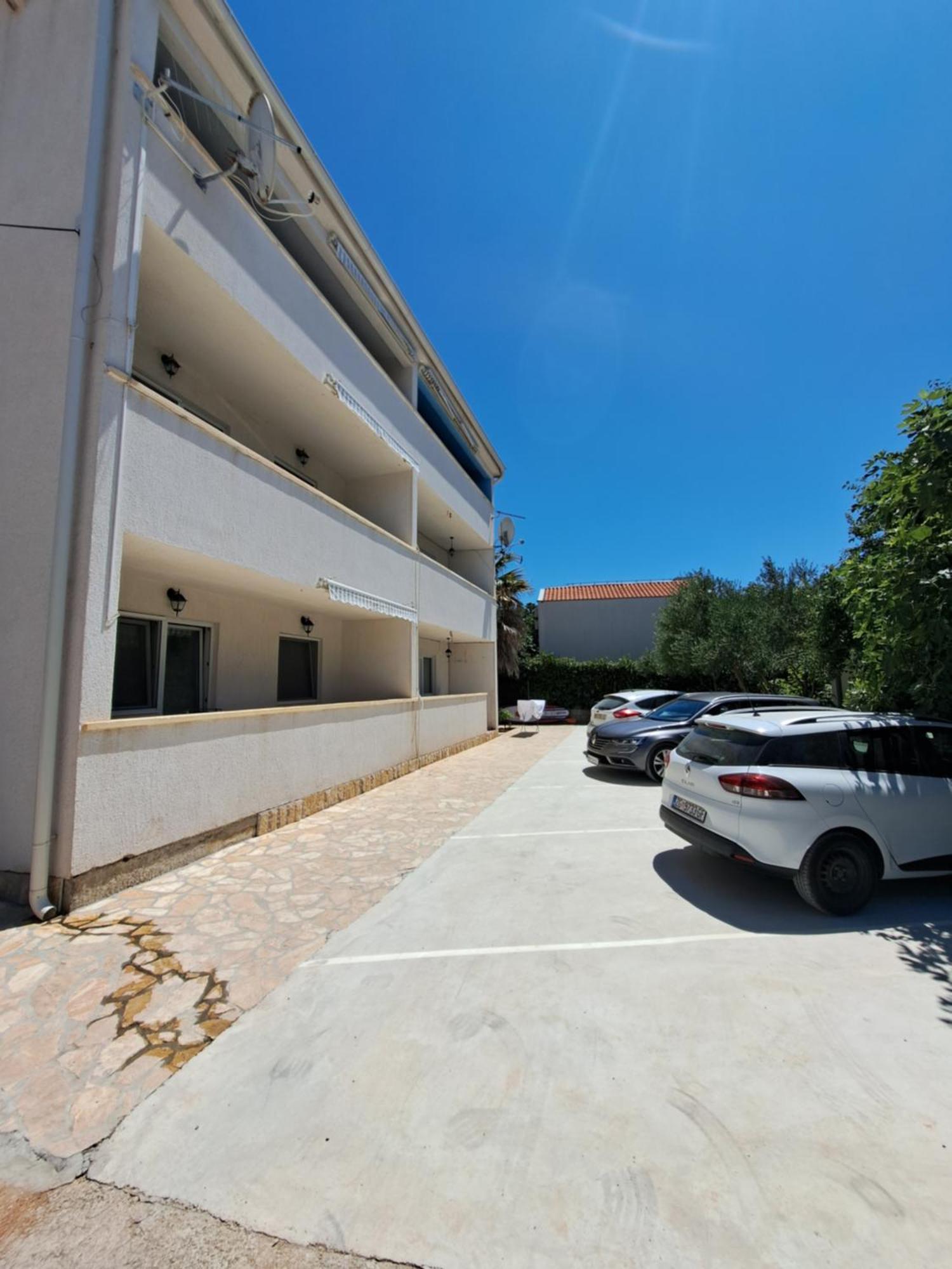 Apartmani Postonjski Привлака Экстерьер фото